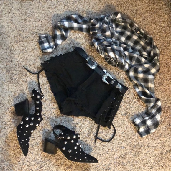 Black and silver belt - Picture 1 of 3